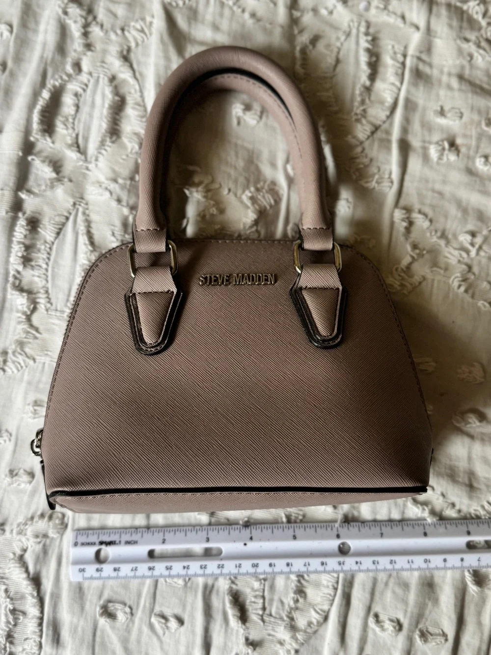 Steve Madden compact dome